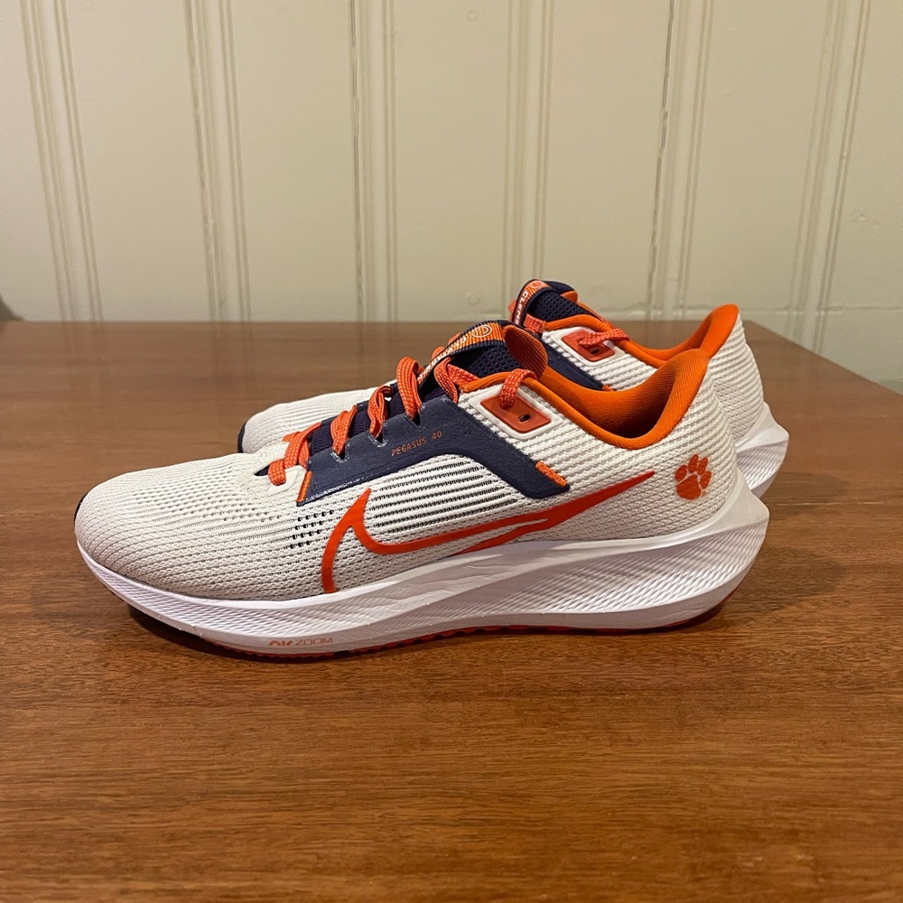 Nike Air Zoom Pegasus 40 Sneakers - Clemson Tigers - Team Issue - Men’s 9.5